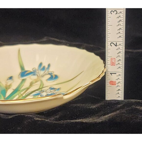 Vintage Takahashi Hand-Painted Porcelain Trinket Dish Featuring Irises - Picture 8 of 12